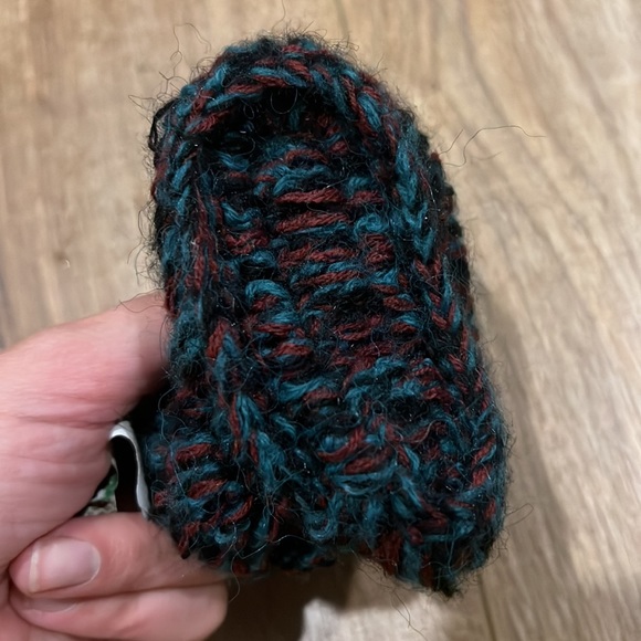 Handmade baby slippers - Picture 3 of 3